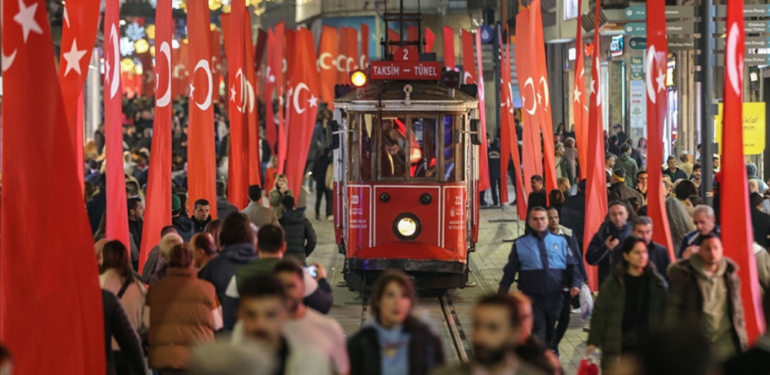 Yurt dışında yaşamak isteyenlerin oranı yüzde 39