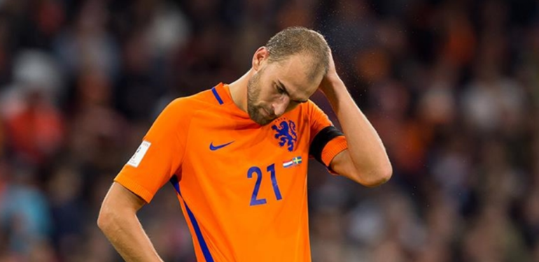 Maçta kalp krizi geçirmişti: Bas Dost’tan futbola ara kararı