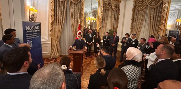 D-8 ülkelerinin temsilcileri Londra Büyükelçiliği’ndeki resepsiyonda buluştu
