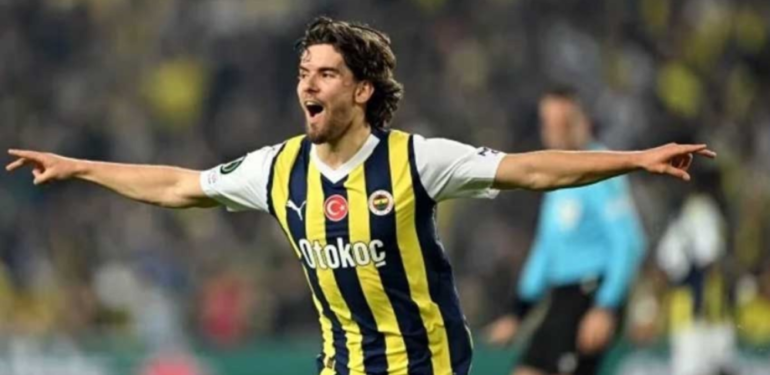 Kadıköy’de futbol şöleni! Fenerbahçe grup lideri olarak turladı…