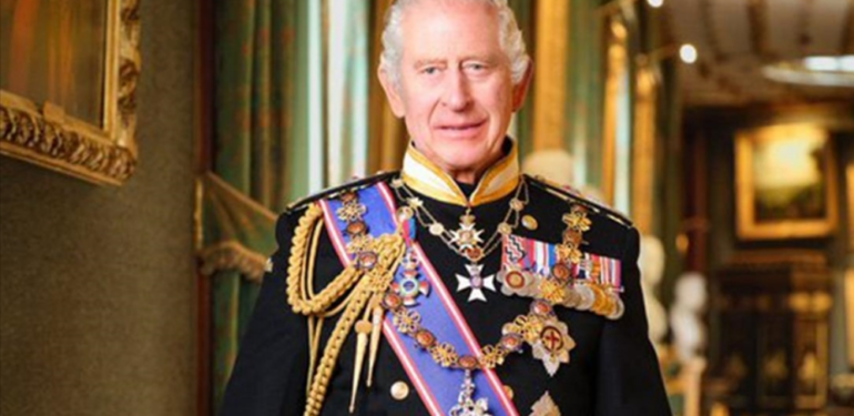 İngiltere Kralı Charles’ın kamu kurumlarına asılacak portresi tanıtıldı