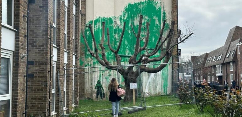 Banksy’nin Londra’daki yeni eserine ziyaretçi akını