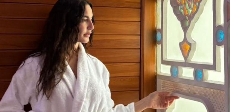 Ünlü oyuncu Ece Sükan’dan hamam pozu