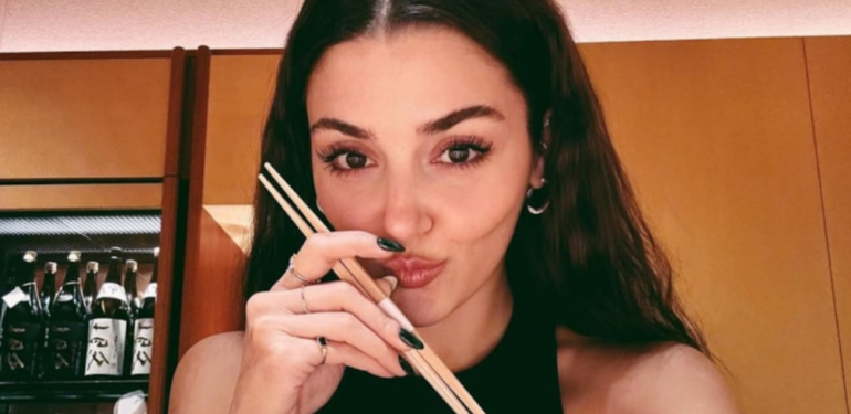 Hande Erçel Japonya’dan paylaştı