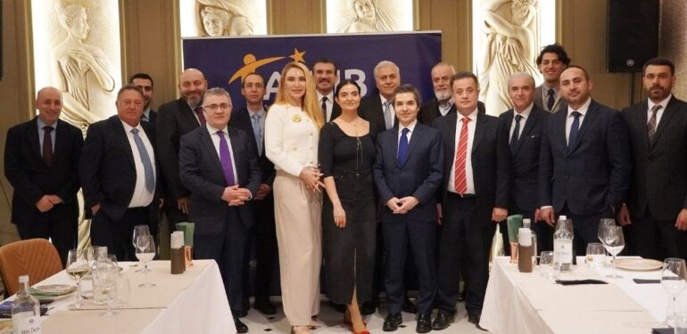 Londra’da Türk iş dünyasının güç birliği konuşuldu