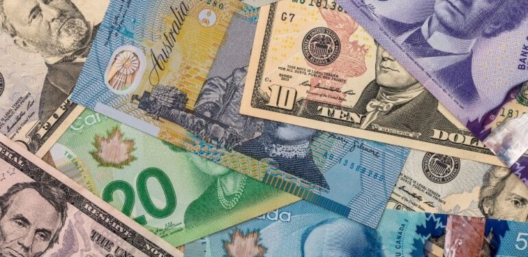 Döviz yatırımcısı dikkat!! Dolar ve Euro güne nasıl başladı?