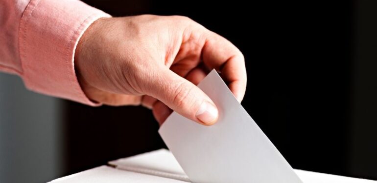 İngiltere yerel seçimlerinde İşçi Partisi önde