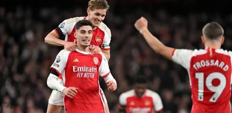 Arsenal, 22 futbolcuyla yollarını ayırıyor