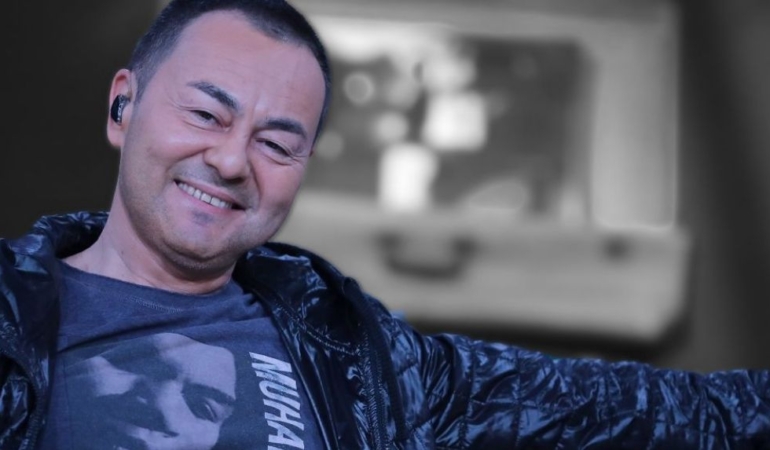 Ev hapsi kaldırılmıştı… Serdar Ortaç konser verdi