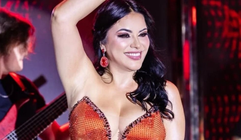 9 kilo veren Zara’nın cesur elbise seçimi… Göğüs dekoltesi gündem oldu