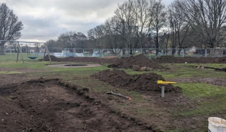 Çocuk parkının altında çok sayıda patlamamış bomba keşfedildi
