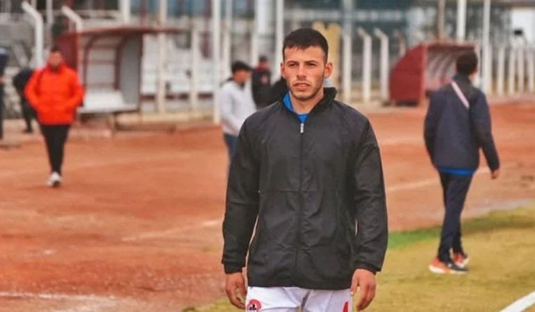 Karaciğerini bağışlamak için futbou bıraktı