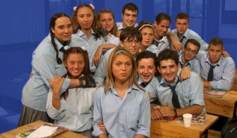 Hayat Bilgisi’nin genç aşıkları ‘Barbie’ ve ‘Ortega’ yıllar sonra buluştu: İpek Erdem ve Paşhan Yılmazel’den birlikte poz!