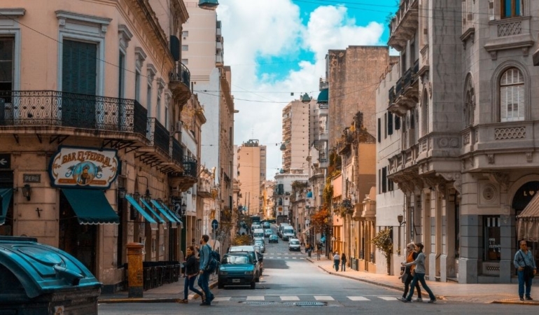 Emekli maaşını bu ülkeye taşıyanlara oturum izni ve vatandaşlık hakkı veriliyor