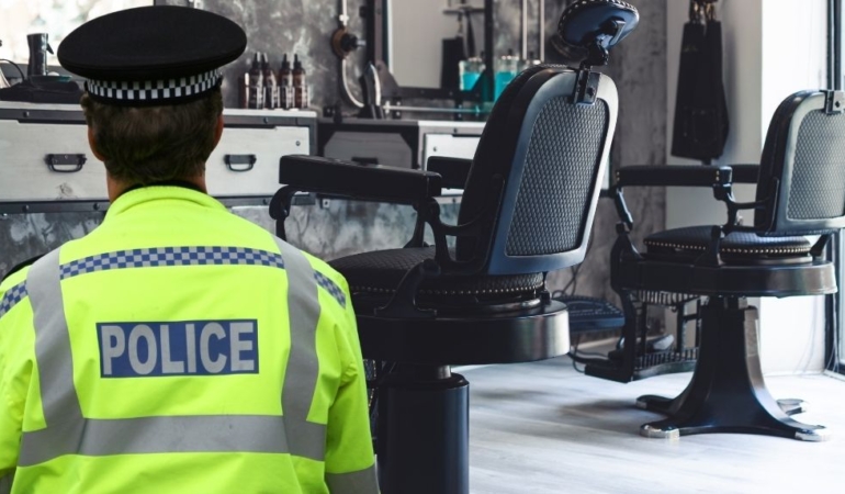 İngiltere polisinden ‘Türk berber salonlarına’ baskın