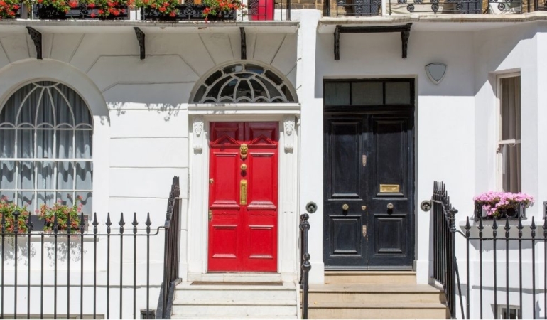 ABD’liler İngiltere’de ev arayışına girdi: Son 8 yılın zirvesinde