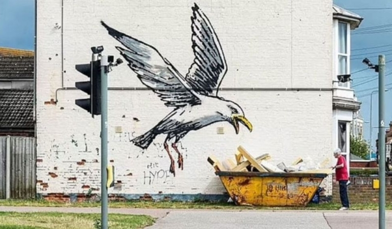 Bir sabah duvarda 150 milyonluk kuşla uyandılar: Zengin olduk derken borca battılar