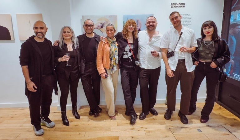 Selfhood: Benlik Üzerine Bir Fotoğraf Yolculuğu