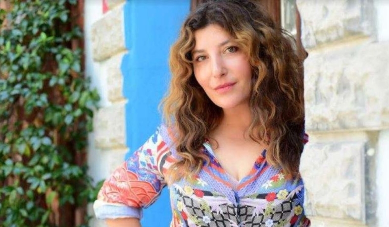 Şebnem Bozoklu, ‘Üstsüz çalışıyorlar’ diyerek film setini ifşa etti