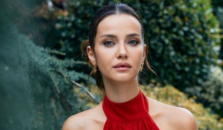 Denizde başına çocuk düşmüştü: İrem Helvacıoğlu boyunlukla düğüne katıldı